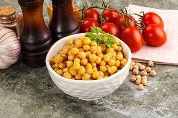 Canned chickpea in the bowl