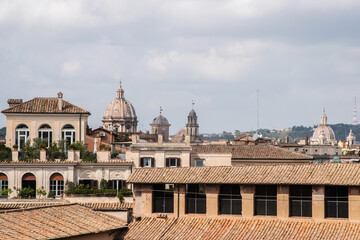 Obraz premium Panoramic view of the roofs of the city of Rome, Italy
