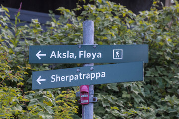 Wegweiser zur Sherpatrappa in Tromso, Norwegen
