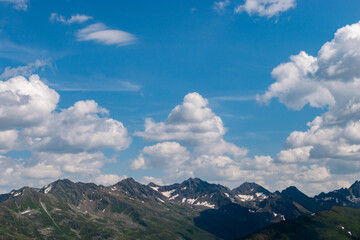 Fototapeta premium Fantastic alpine scenery at the Arlberg pass in Austria seen from a small plane