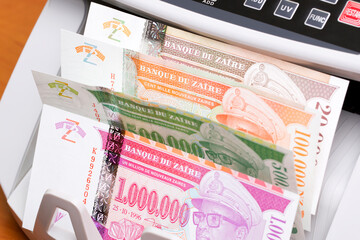 Banknotes of Zaire in the counting machine