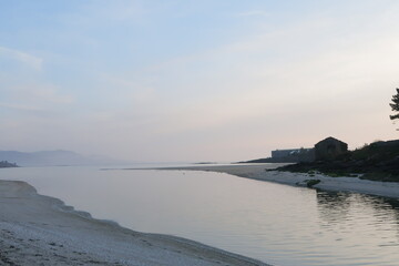 Nieblina en la playa