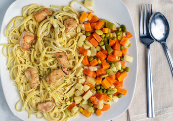 chicken  alfredo  with mixed  vegetables