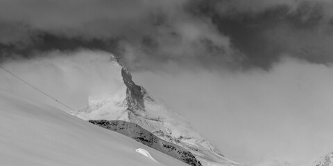 blowing in the wind - nature spectacle at the Matterhorn