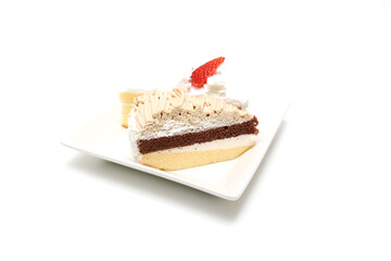 白背景のイチゴのショートケーキとモンブランのショートケーキ