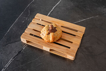 other ingredients such as chocolate, nuts, caramel chips, shredded coconut, among others, can be added to give variety and flavor to the cookies