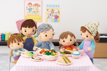 あみぐるみ人形　みんなの食堂イメージ