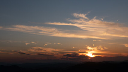 Fototapeta premium 秋空の夕日