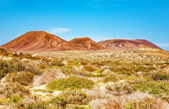 Mount La Aguja Grande and Montana del Mojon, Graciosa, Lanzarote, Canary Islands, Spain, Europe.