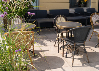 Street Restaurant Table, Empty Cafe Tables, Bar Terrace, Outdoor Restaurants, Outside Trattoria