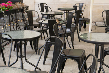 Street Restaurant Table, Empty Cafe Tables, Bar Terrace, Outdoor Restaurants, Outside Trattoria