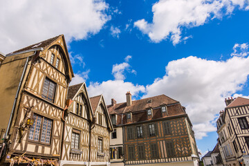 Maisons à colombages dans les rues d'Auxerre