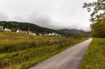 Il paesino di Collina in autunno