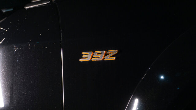 Dodge Challenger 392 HEMI Engine Badge Macro, V8 Muscle Car Logo