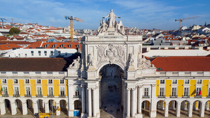 Uma imagem icónica do Terreiro do Paço (também conhecido como Praça do Comércio), situada na...