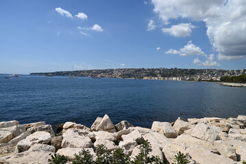 Rive de la baie de Naples avec le quartier de Mergellina au second plan