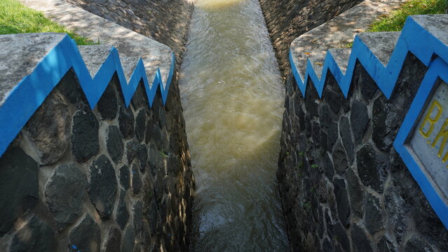 An irrigation system that flows through small rivers for rice fields and forests.

