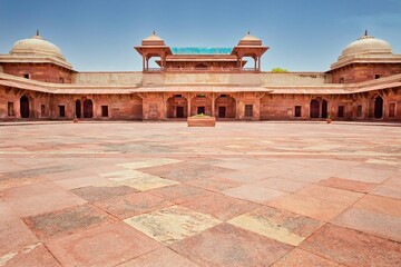 Fototapeta premium Palace Exterior and Courtyard, Fatehpur Sikri, India