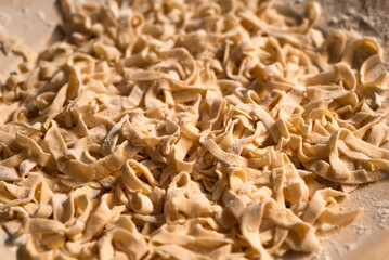 Lagane artigianali fresche, pasta tradizionale del sud Italia, cibo europeo 