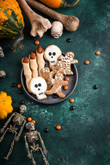 Halloween scary gingerbread cookies for party