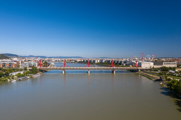 Obraz premium a railway and vehicle bridge in Budapest