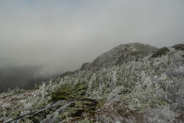 L'acropole des Draveurs pendant l'été indien au Quebec au Canada