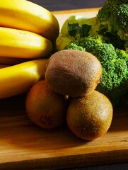 Kiwi, Banany i brokuł © Adam