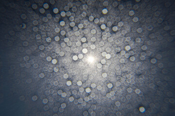 【水滴】青空をバックにした水滴撮影　光りの反射【空】