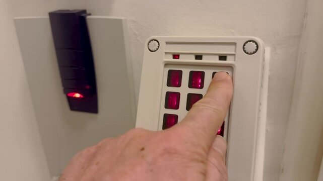 Zutrittssystem in einem Rechenzentrum mit Zahlencode