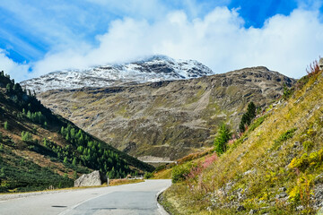 Livigno, Forcola di Livigno, Passo Forcola, Passstrasse,  Bergpass, Alpen, Piz Orsera, Piz dals Lejs, Monte Vago, Wanderweg,  Fluss, Spöl, Berninagruppe, Herbst, Herbstfarben, Zoll, Italien