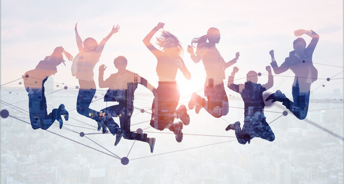 ジャンプ、チームワーク、ネットワーク、グローバル、多国籍、世代、ダンス、アクティブ、活躍、元気、友情、グループ、男性、女性、日本人、外国人、企業、連携、サポート、スポーツ、未来、将来、社会、繋がる、団結、飛躍、成長、経営、マネジメント、人材、仲間、データ、コミュニケーション、リンク、インターネット、ボーダレス、ダイバーシティ、インクルージョン、バナー、コピースペース、広告、テクノロジー、躍動感、コ