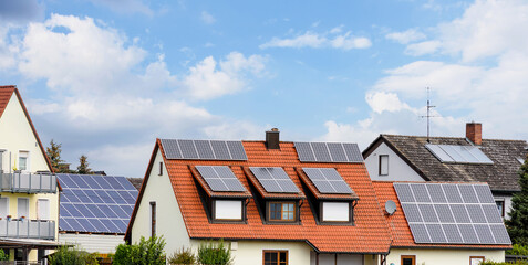 Grüne Energie von eigenen Dach - Stromerzeugung mit Solarzellen