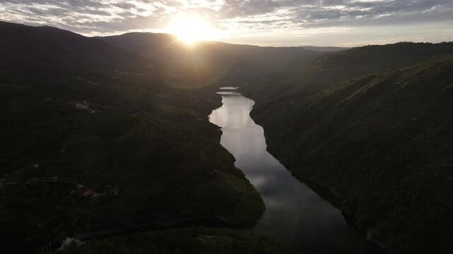 Ca&ntilde;on y Ribera del Rio Sil en la Ribeira Sacra