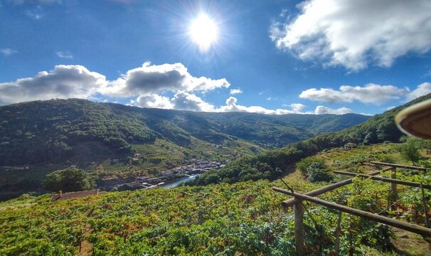 Panor&aacute;mica de Belesar en Chantada, Galicia