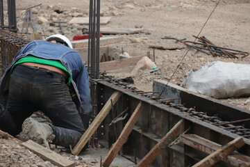 construction with reinforced concrete, laboratory sampling and quality of materials