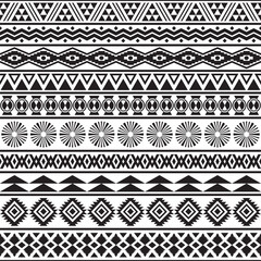 Naklejka premium Aztec seamless black-white pattern. Native american background. Stylish navajo fabric. Tribal geometric vector illustration. Ethnic decoration texture. Modern fashion abstract wallpaper