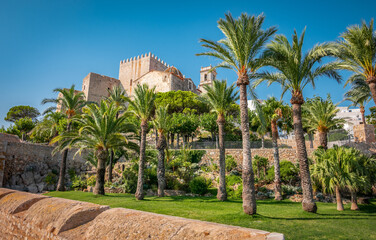 El encanto medieval de la costa española se encuentra en Peñíscola. Un lugar precioso.