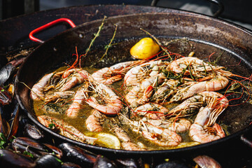Seafood Street Festival: Fresh Oysters, Shrimp, and Crab Delicacies in a Vibrant Outdoor Market
