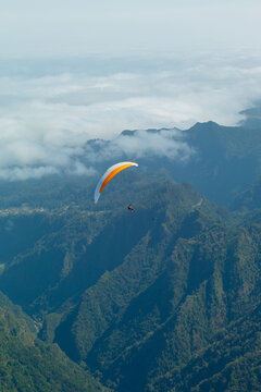 paraglider at the Pico do Arieiro