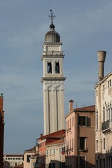 Obraz premium Landmark in Italy, church, cathedral, tower, lion, old building