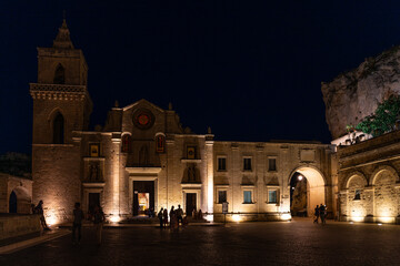 Église San Pietro Caveoso de nuit, Matera, Italie