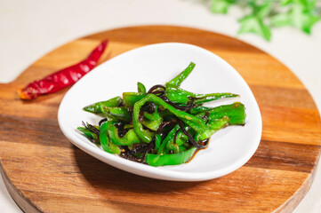 ピーマンの塩昆布炒め