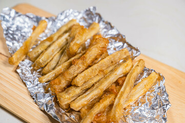 焼きなおしたゴボウの唐揚げ