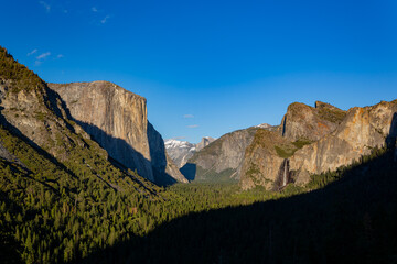 Sunny view of the valley view landscape at Yosemite National Park
