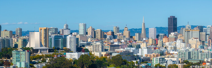 Fototapeta premium Panoramic View of San Francisco Skyline with Transamerica Pyramid