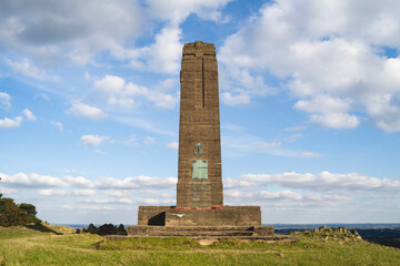 Obraz premium War Memorial at sunset, in Bradgate Park