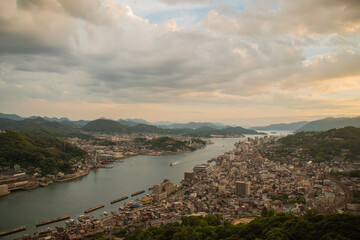 尾道水道　夕暮れ　暮色　街並み　風景