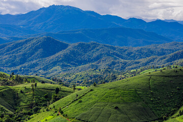 Wallpaper from the top of the mountain, overlooking the panorama, with the wind blowing all the time, fresh air, is a viewpoint that adventurers regularly visit.