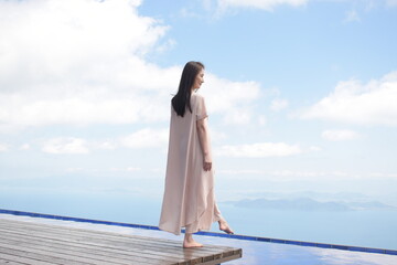 びわこテラス　女性　後ろ姿　観光　景色　アクティビティ