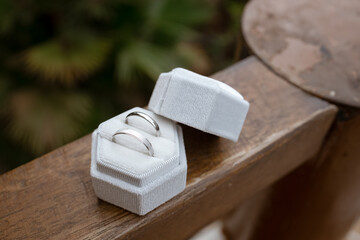 boda, traje, accesorios, reloj, botones, familia, recuerdos, chaleco, chaqueta, zapatos, ramillete, prendido, corbata, gemelos, novio, novia, marido, mujer, ramo, collar, pendientes, gafas, tacones, p